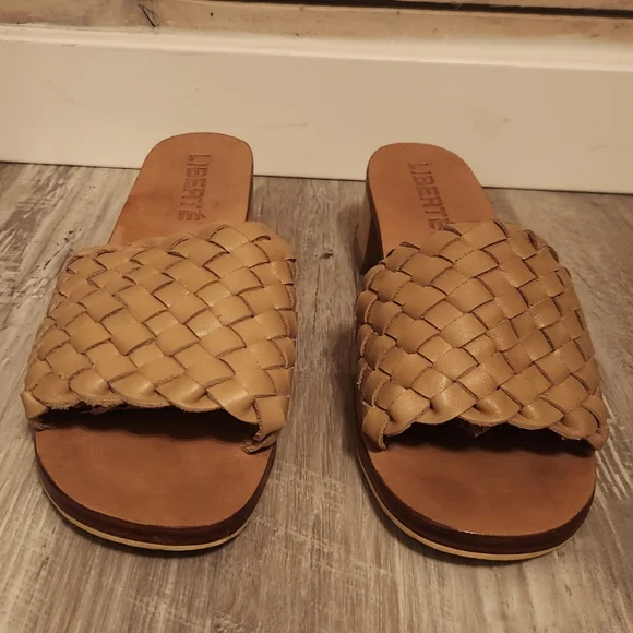 Liberté Santorini Woven Leather Slides Sandals EUC! - Picture 6 of 9